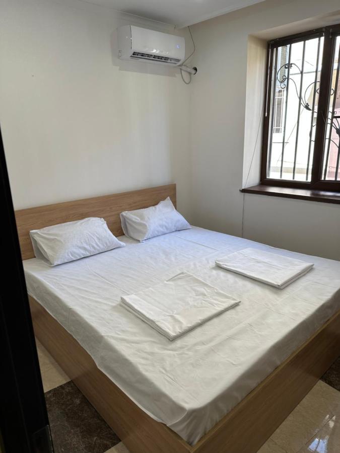 Favorit Hotel-Hostel Ереван Экстерьер фото