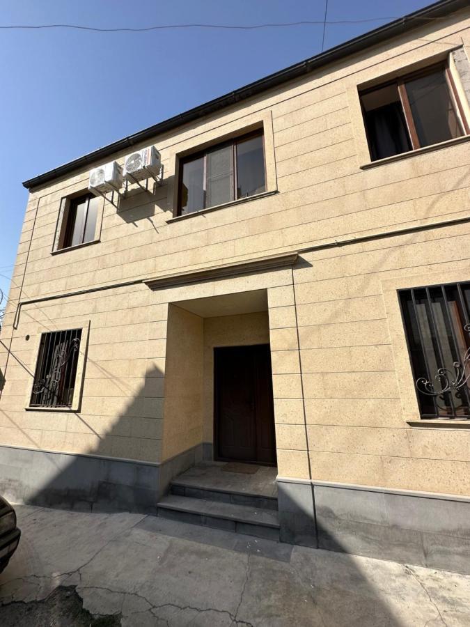 Favorit Hotel-Hostel Ереван Экстерьер фото
